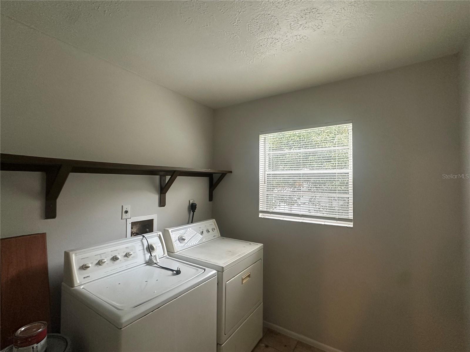 Image 11 of 14 For 213 Montana Avenue