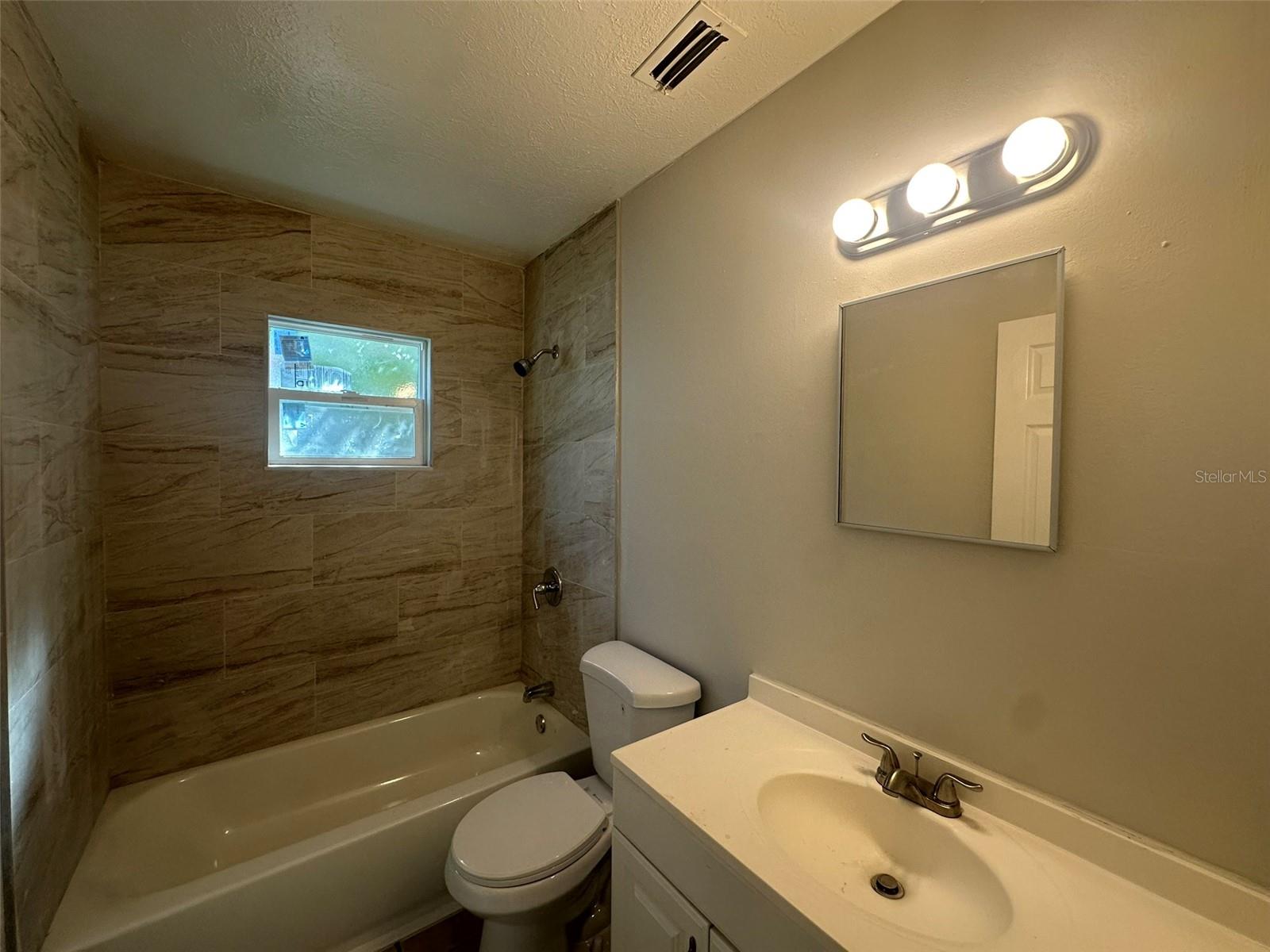 Image 5 of 14 For 213 Montana Avenue