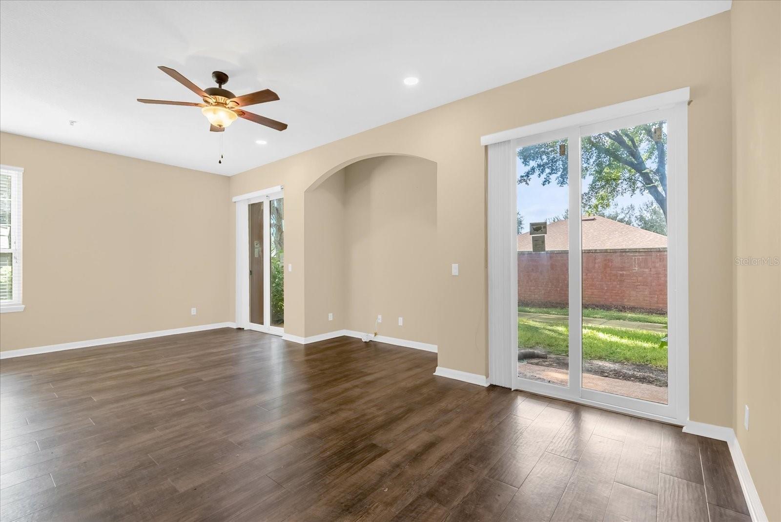 Image 5 of 27 For 910 Ashworth Overlook Drive A