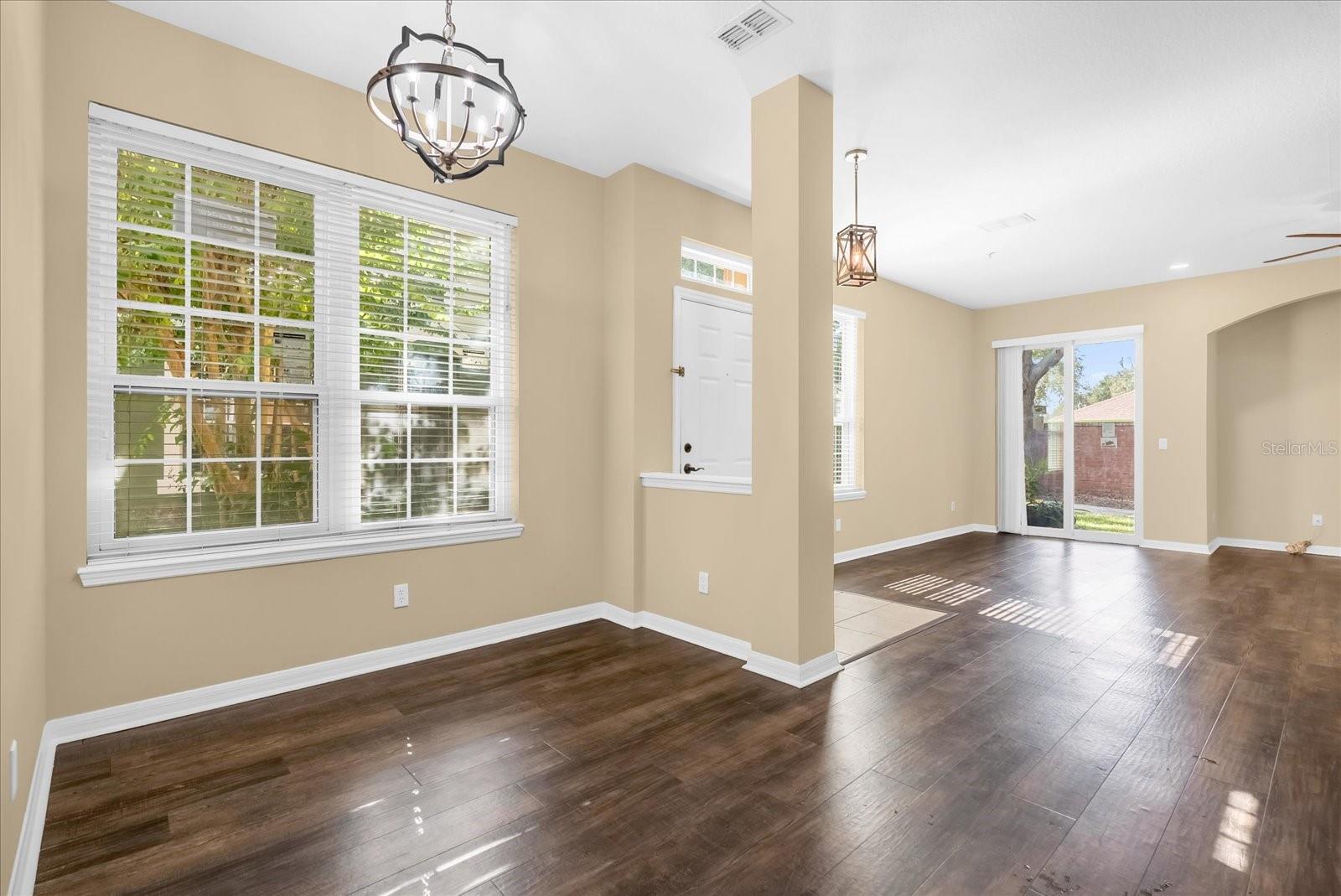 Image 8 of 27 For 910 Ashworth Overlook Drive A