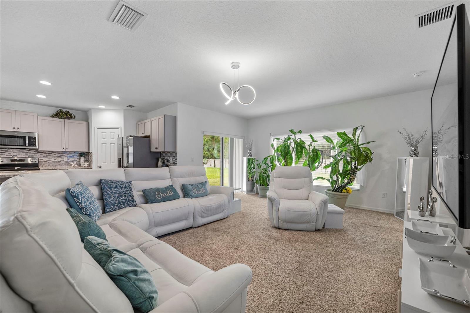 Image 20 of 70 For 535 Darshire Avenue