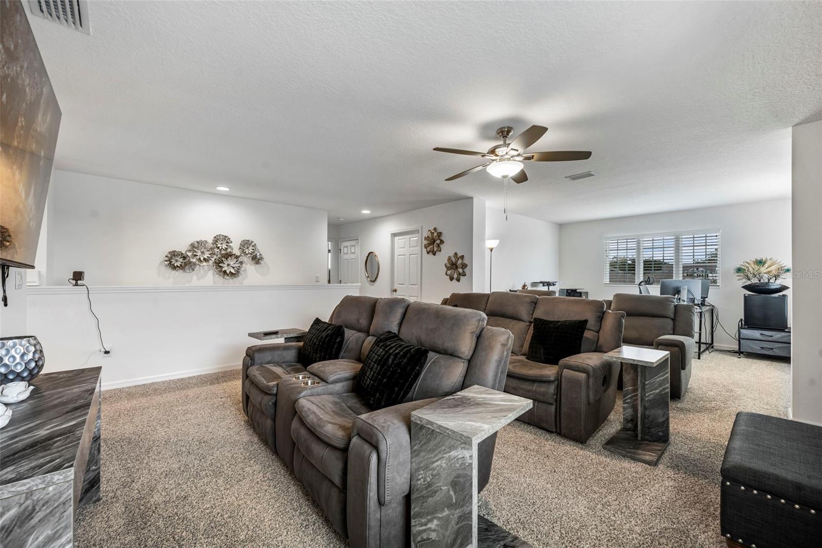 Image 28 of 70 For 535 Darshire Avenue