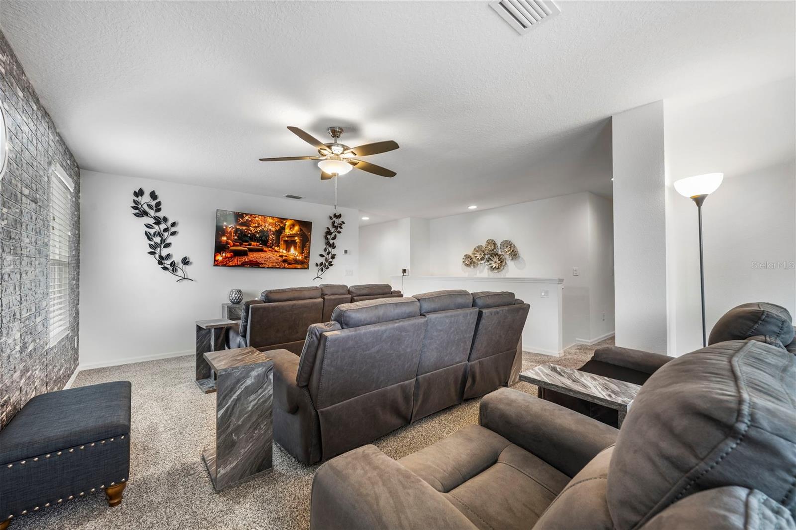 Image 29 of 70 For 535 Darshire Avenue