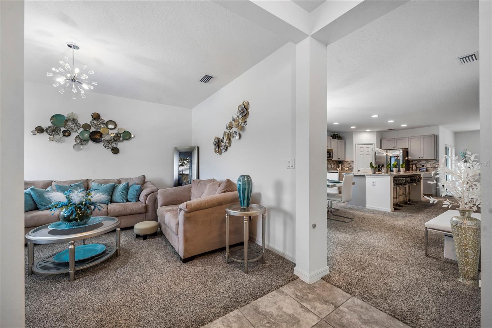 Image 7 of 70 For 535 Darshire Avenue