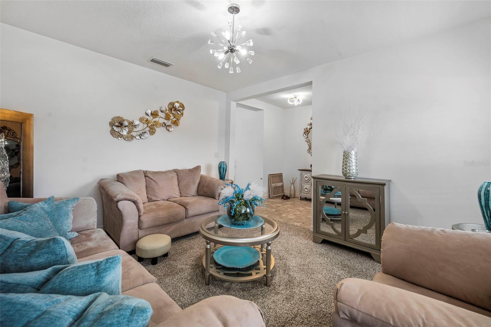 Image 9 of 70 For 535 Darshire Avenue