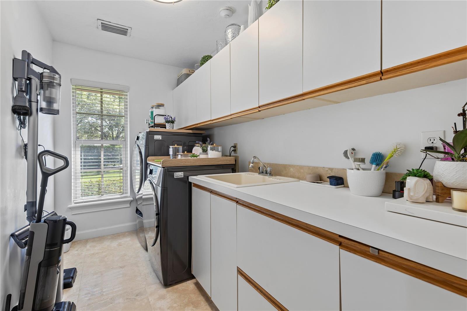 Image 35 of 40 For 1505 Whitstable Court