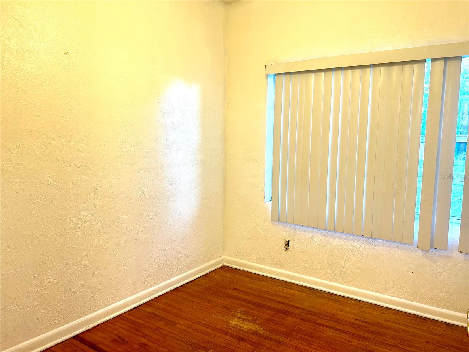 Image 19 of 29 For 112 Dahlia Drive