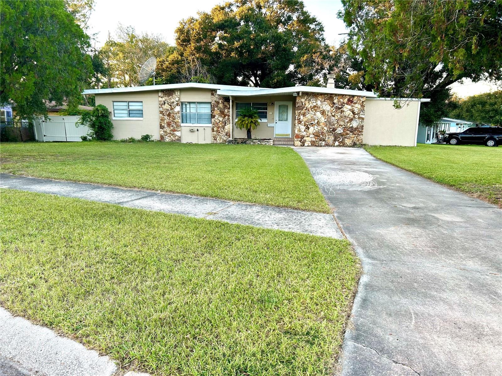 Image 2 of 29 For 112 Dahlia Drive