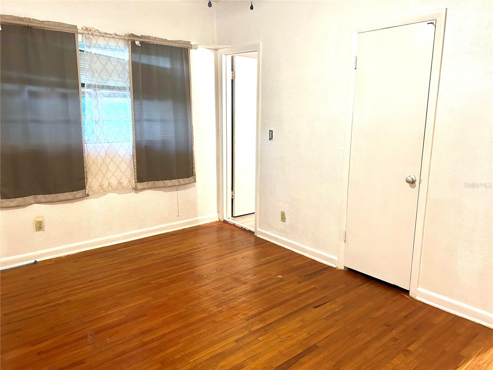 Image 21 of 29 For 112 Dahlia Drive