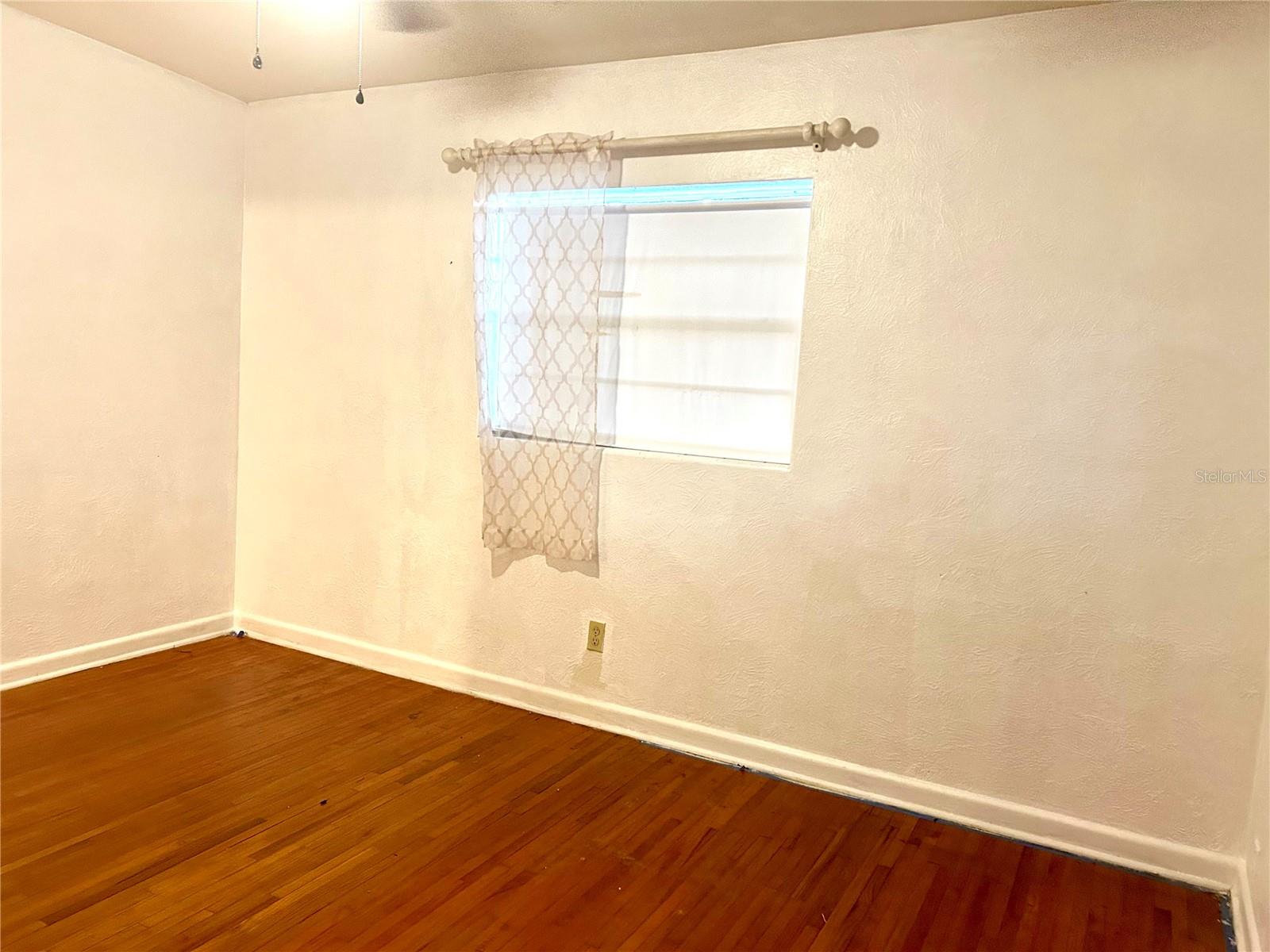 Image 22 of 29 For 112 Dahlia Drive