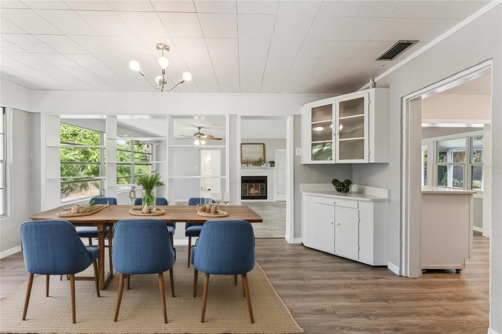 Image 10 of 41 For 2381 Roxbury Road