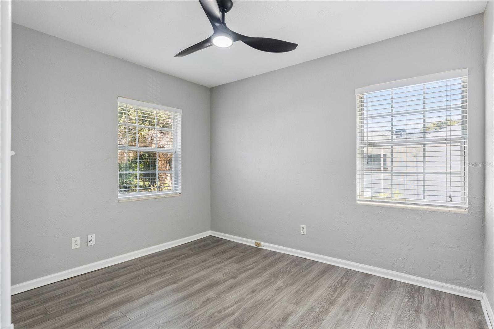 Image 22 of 41 For 2381 Roxbury Road