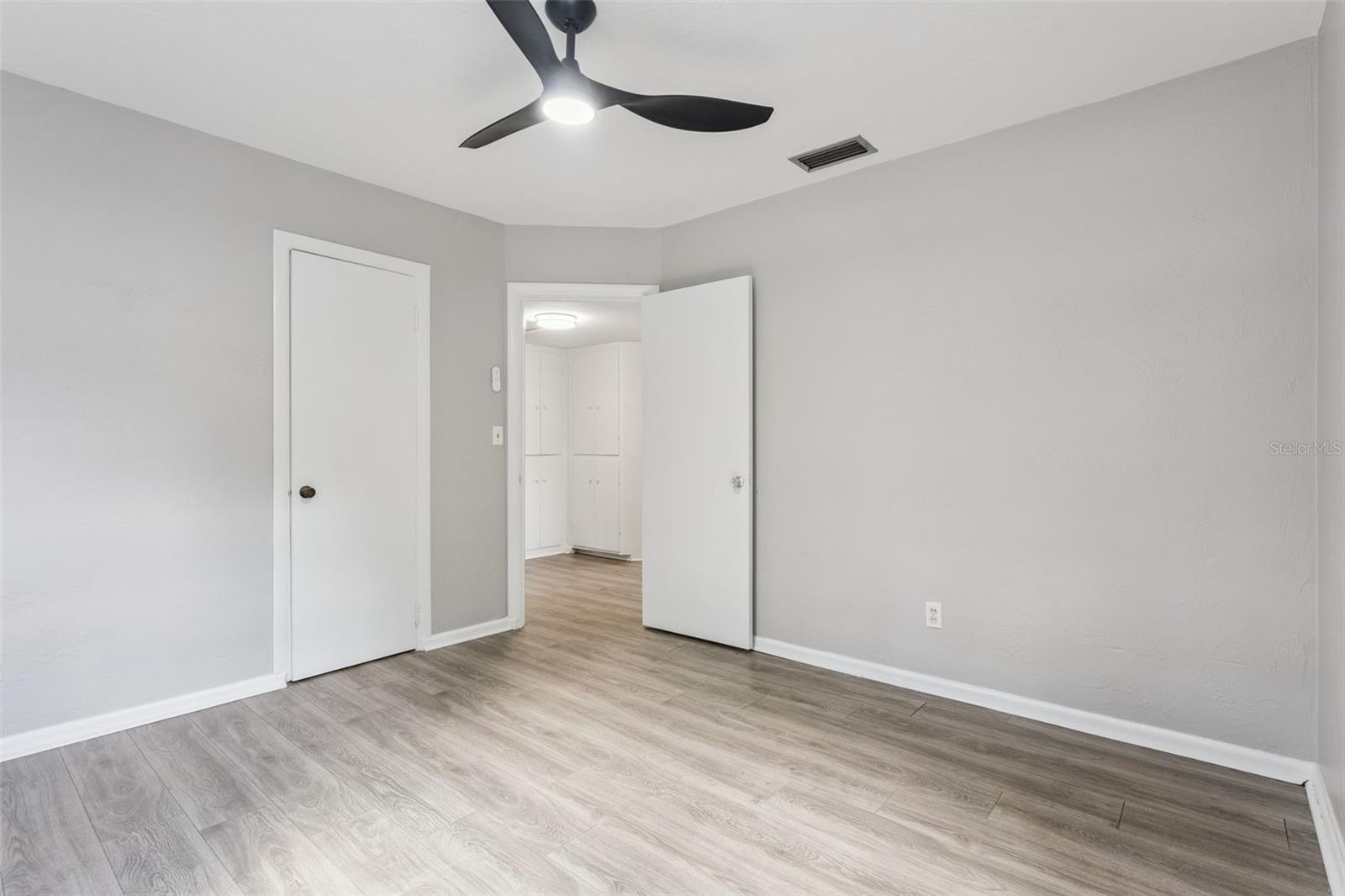 Image 28 of 41 For 2381 Roxbury Road