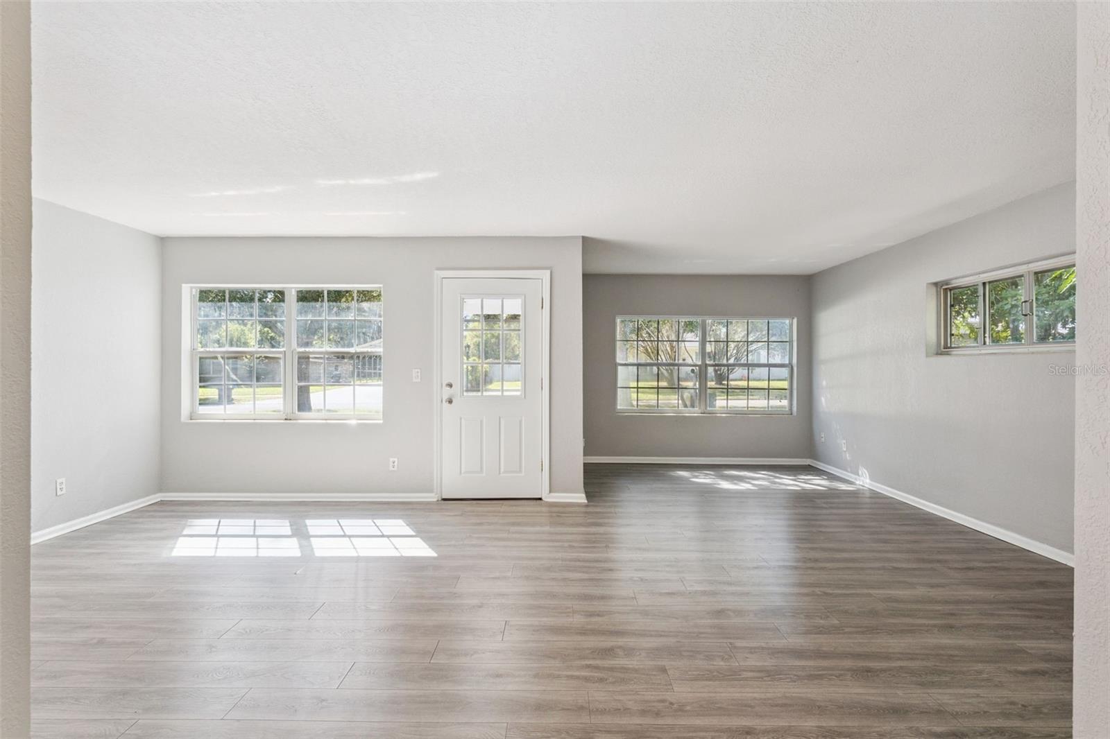 Image 5 of 41 For 2381 Roxbury Road