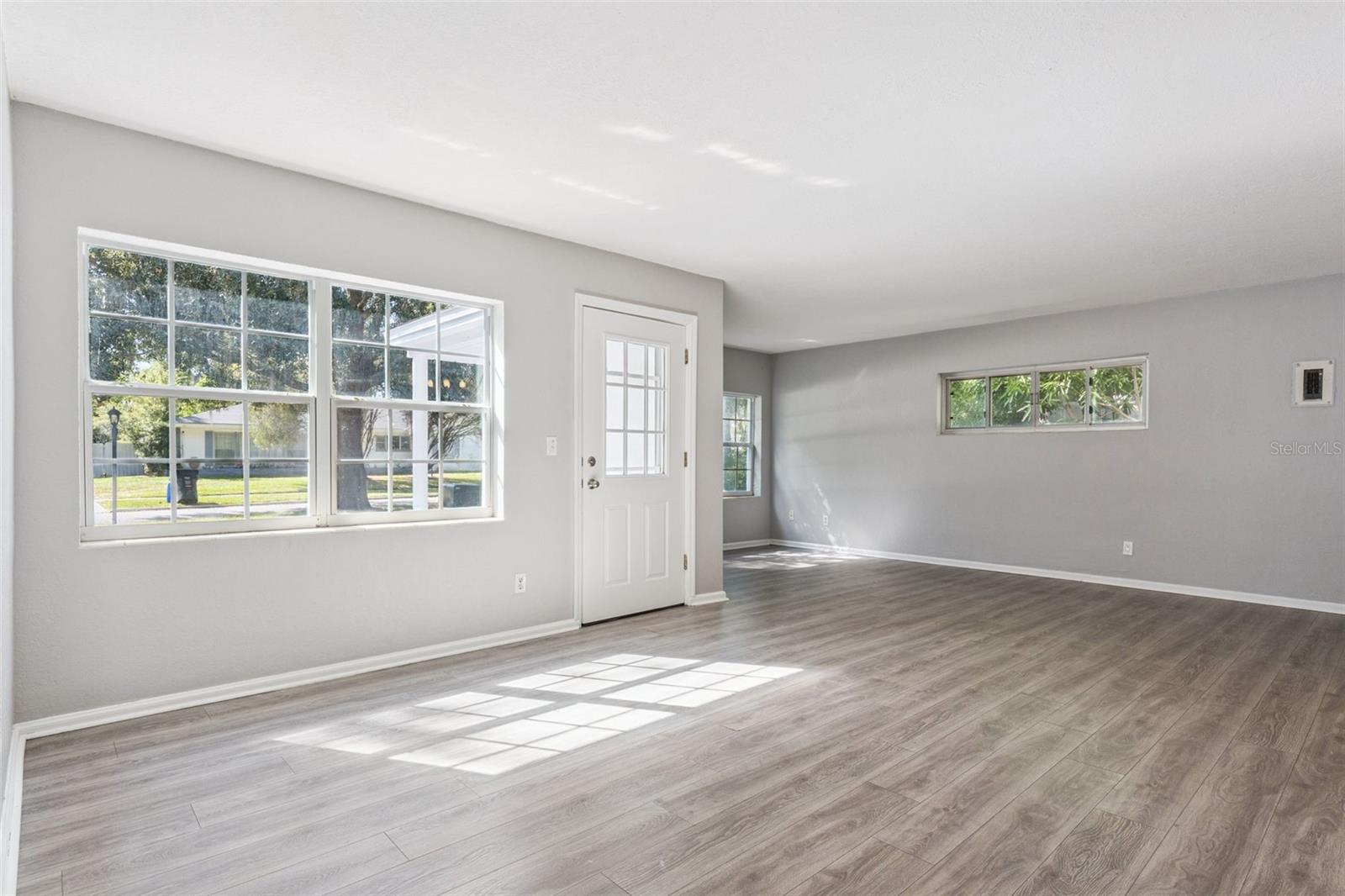 Image 6 of 41 For 2381 Roxbury Road