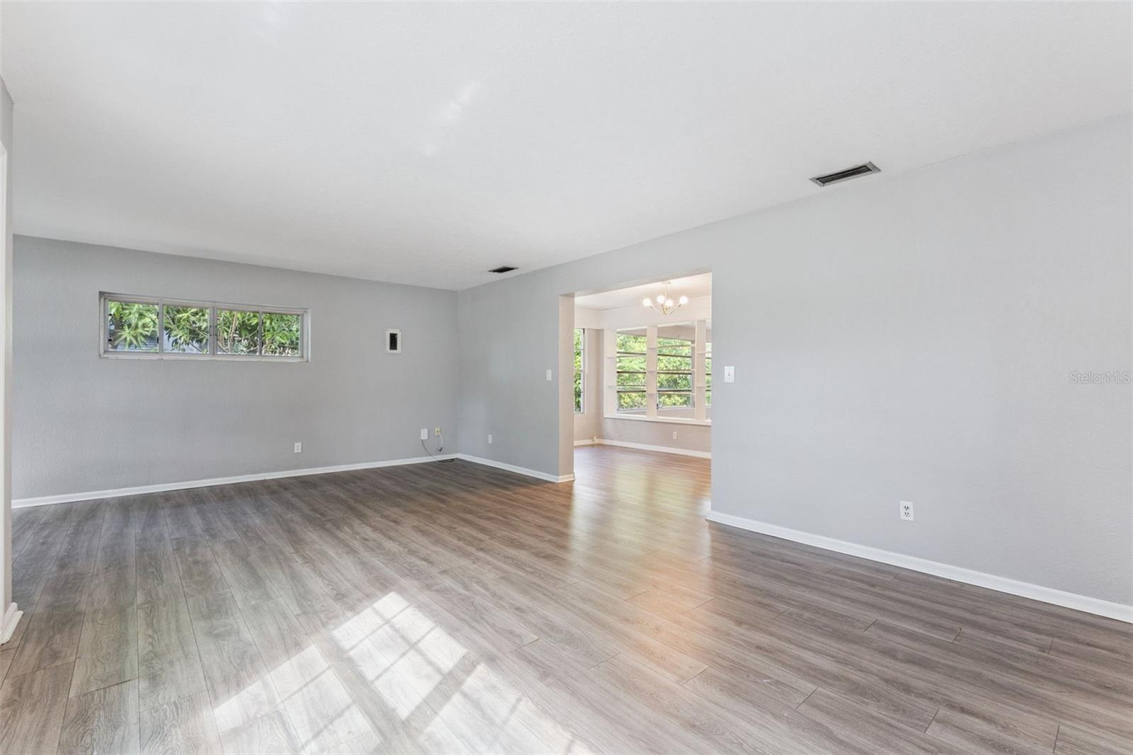 Image 7 of 41 For 2381 Roxbury Road