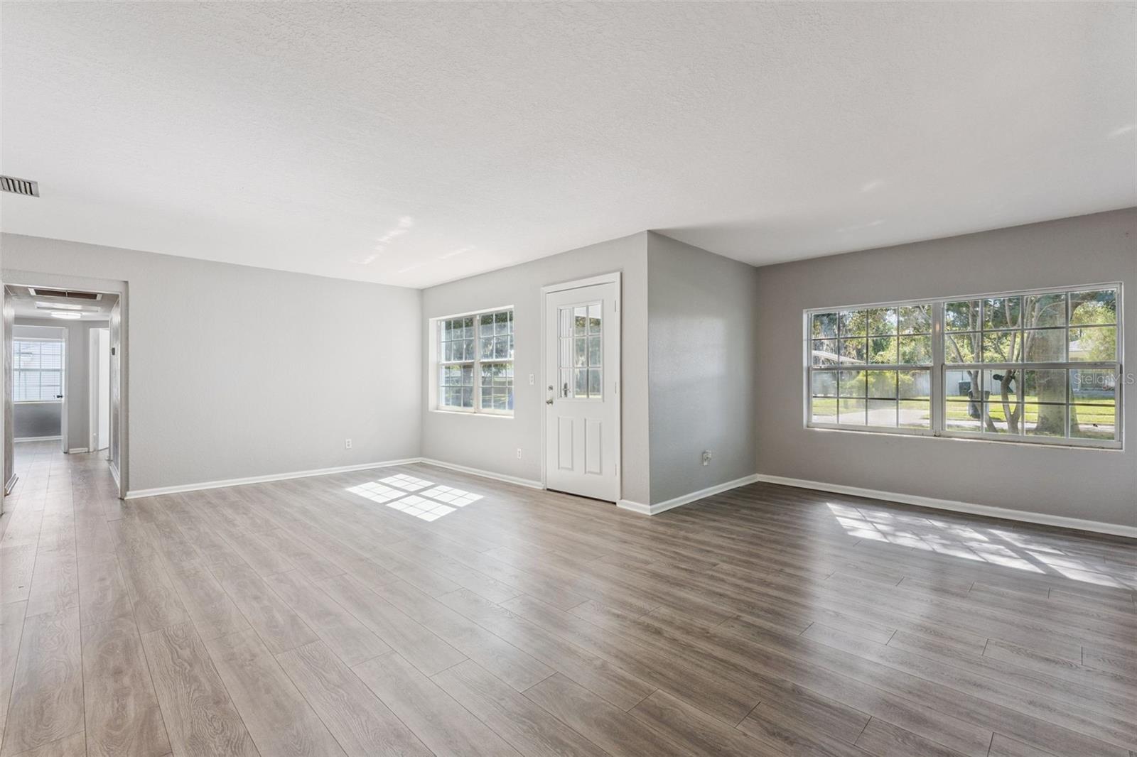 Image 8 of 41 For 2381 Roxbury Road