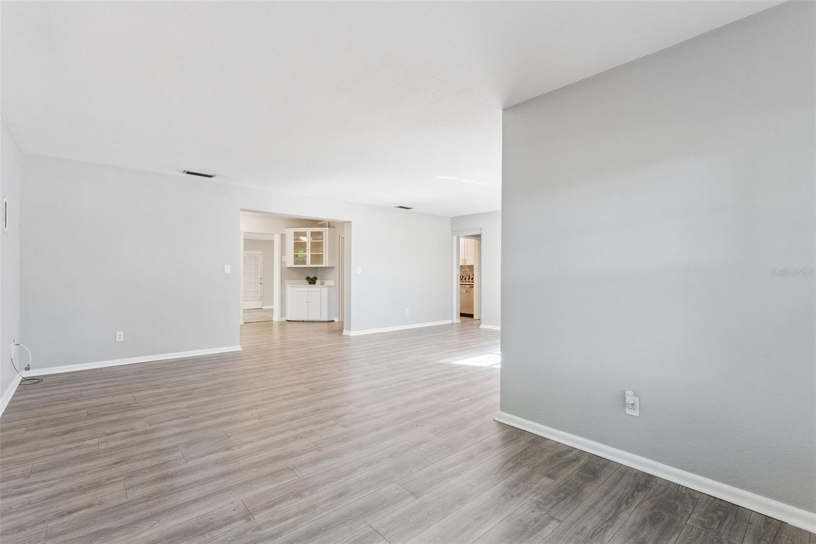 Image 9 of 41 For 2381 Roxbury Road