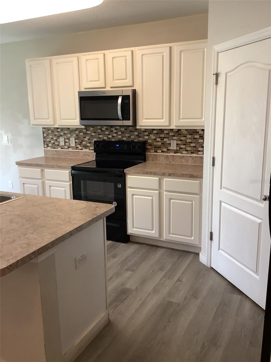 Image 5 of 36 For 16181 Yelloweyed Drive