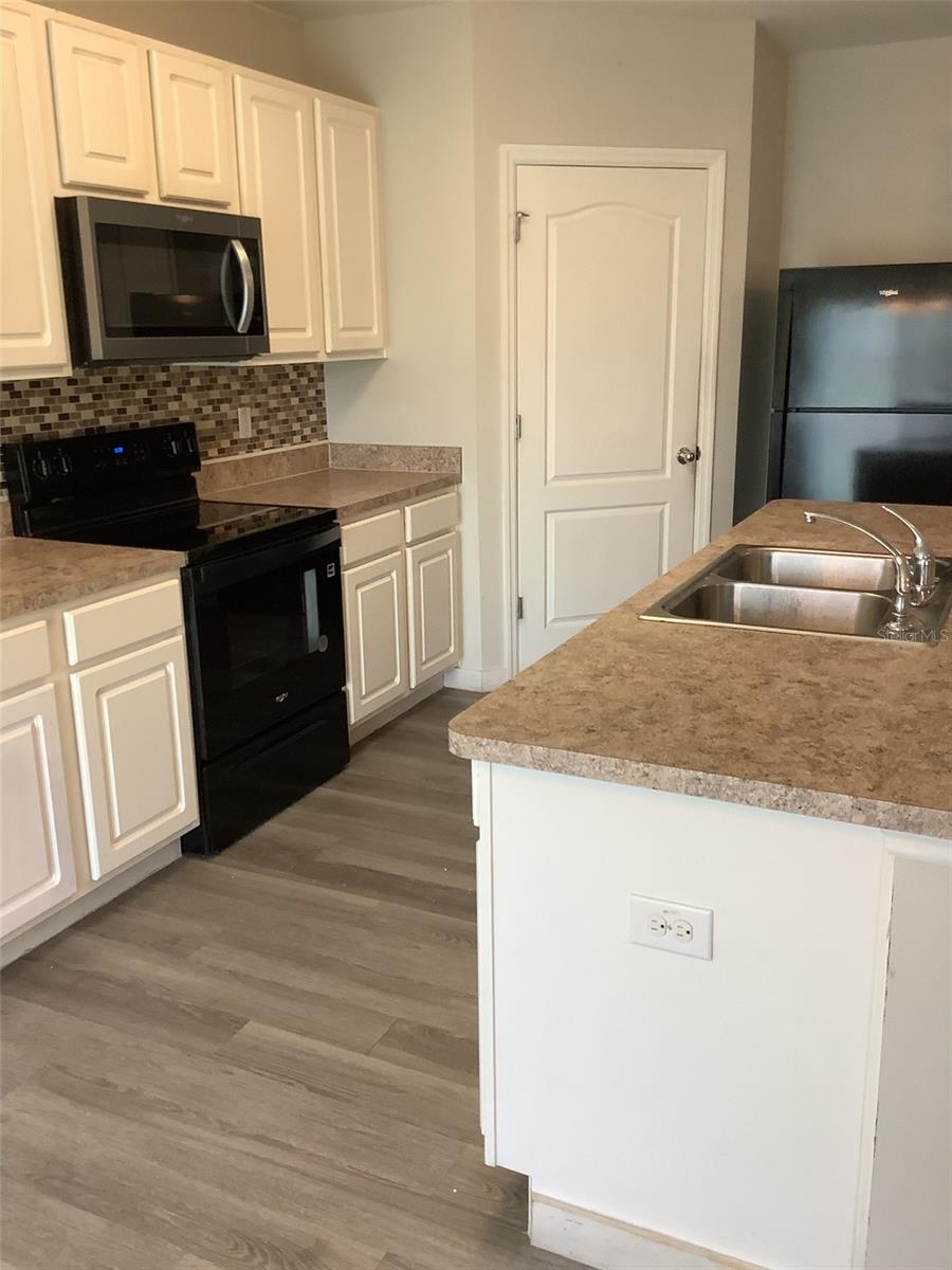 Image 6 of 36 For 16181 Yelloweyed Drive