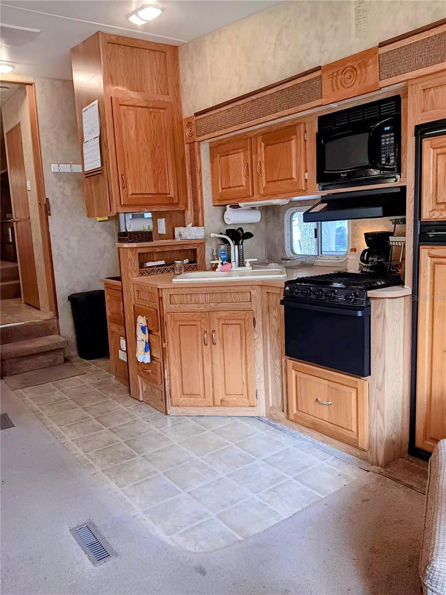 Image 14 of 37 For 25164 140th Loop 239