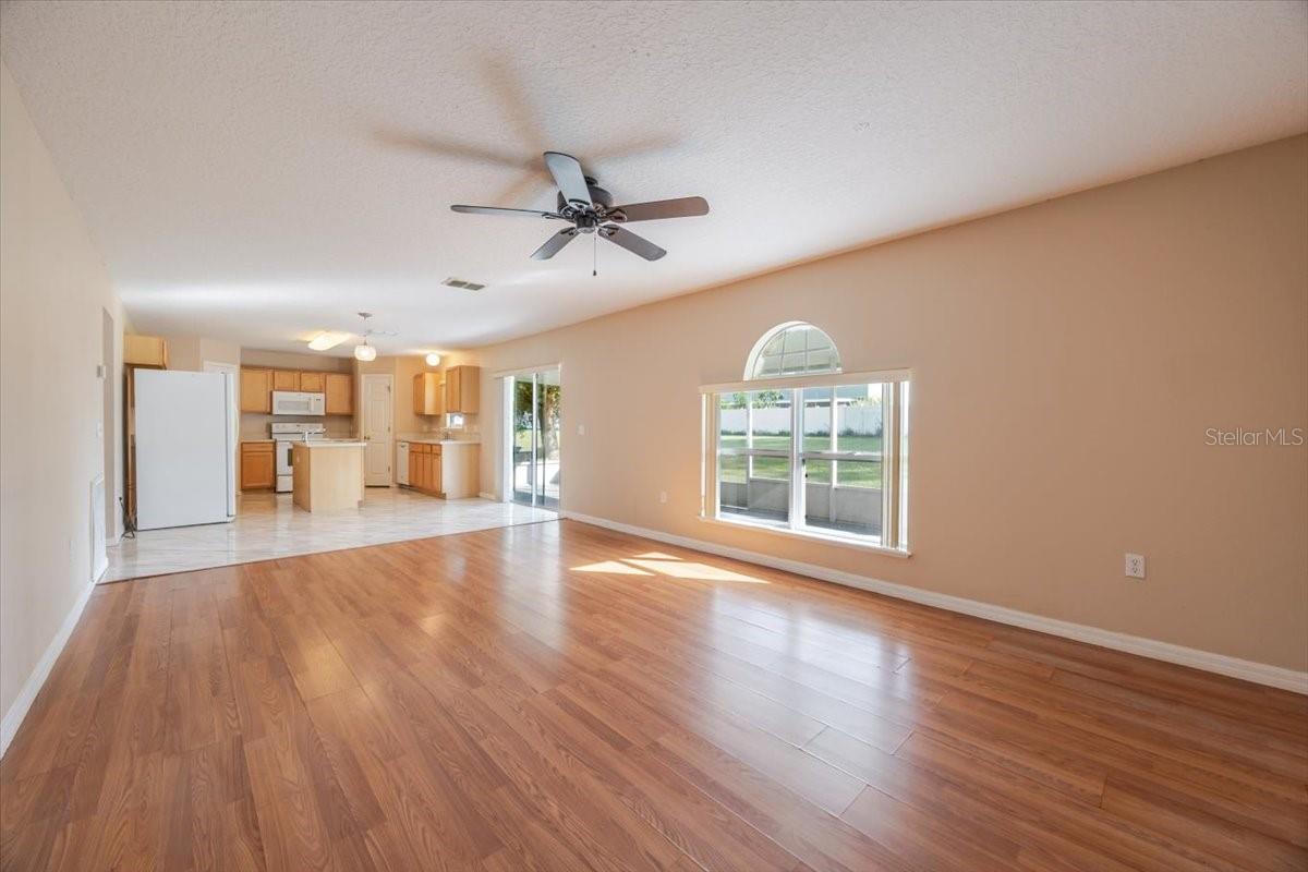 Image 11 of 30 For 163 Jocelyn Drive