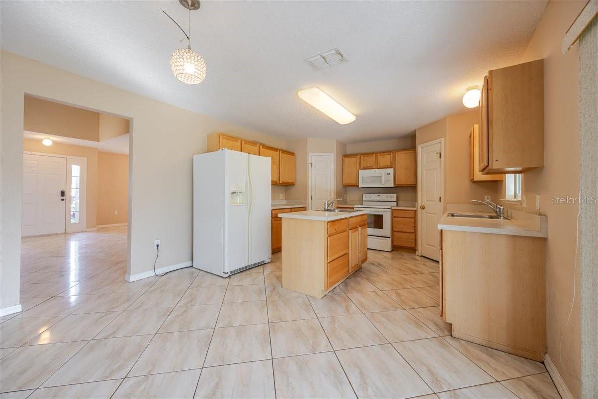 Image 12 of 30 For 163 Jocelyn Drive