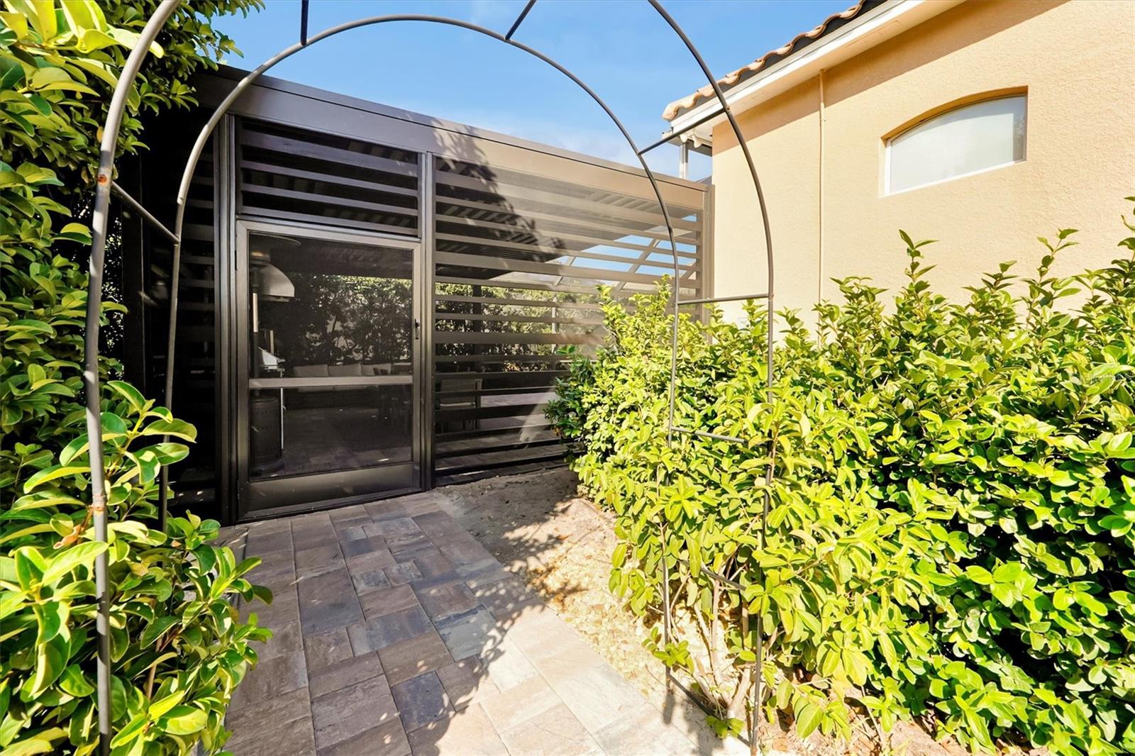 Image 23 of 100 For 11312 Shandon Park Way