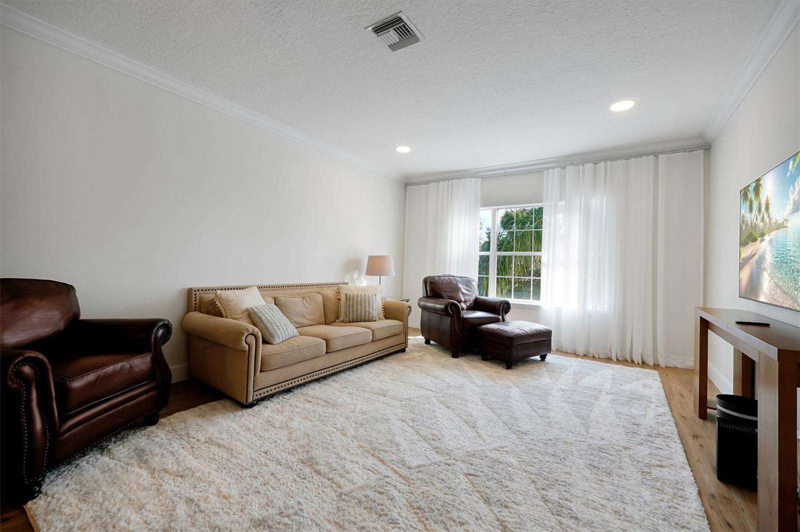 Image 43 of 100 For 11312 Shandon Park Way