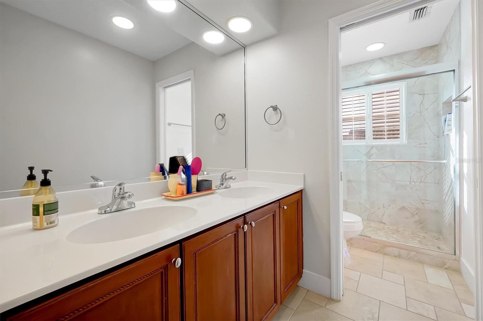 Image 51 of 100 For 11312 Shandon Park Way