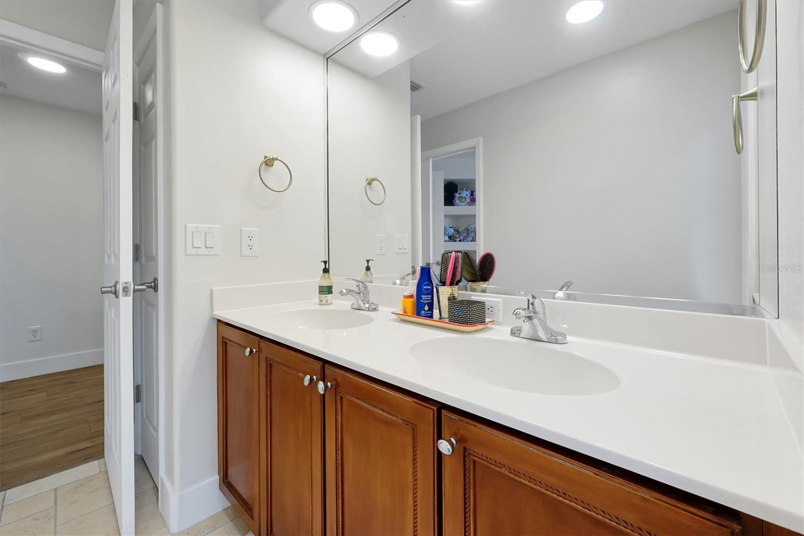 Image 52 of 100 For 11312 Shandon Park Way