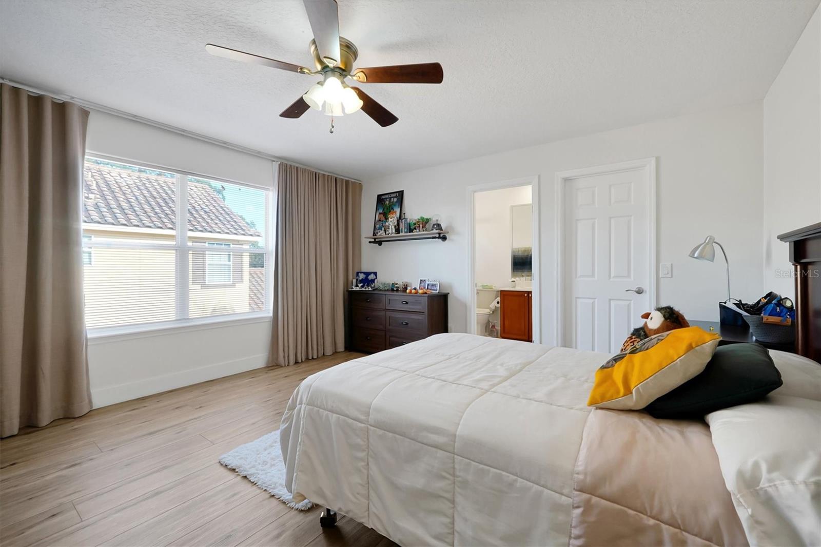 Image 61 of 100 For 11312 Shandon Park Way