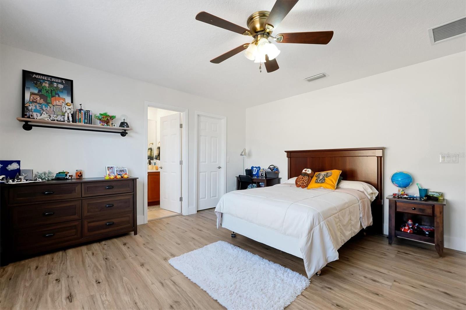 Image 62 of 100 For 11312 Shandon Park Way