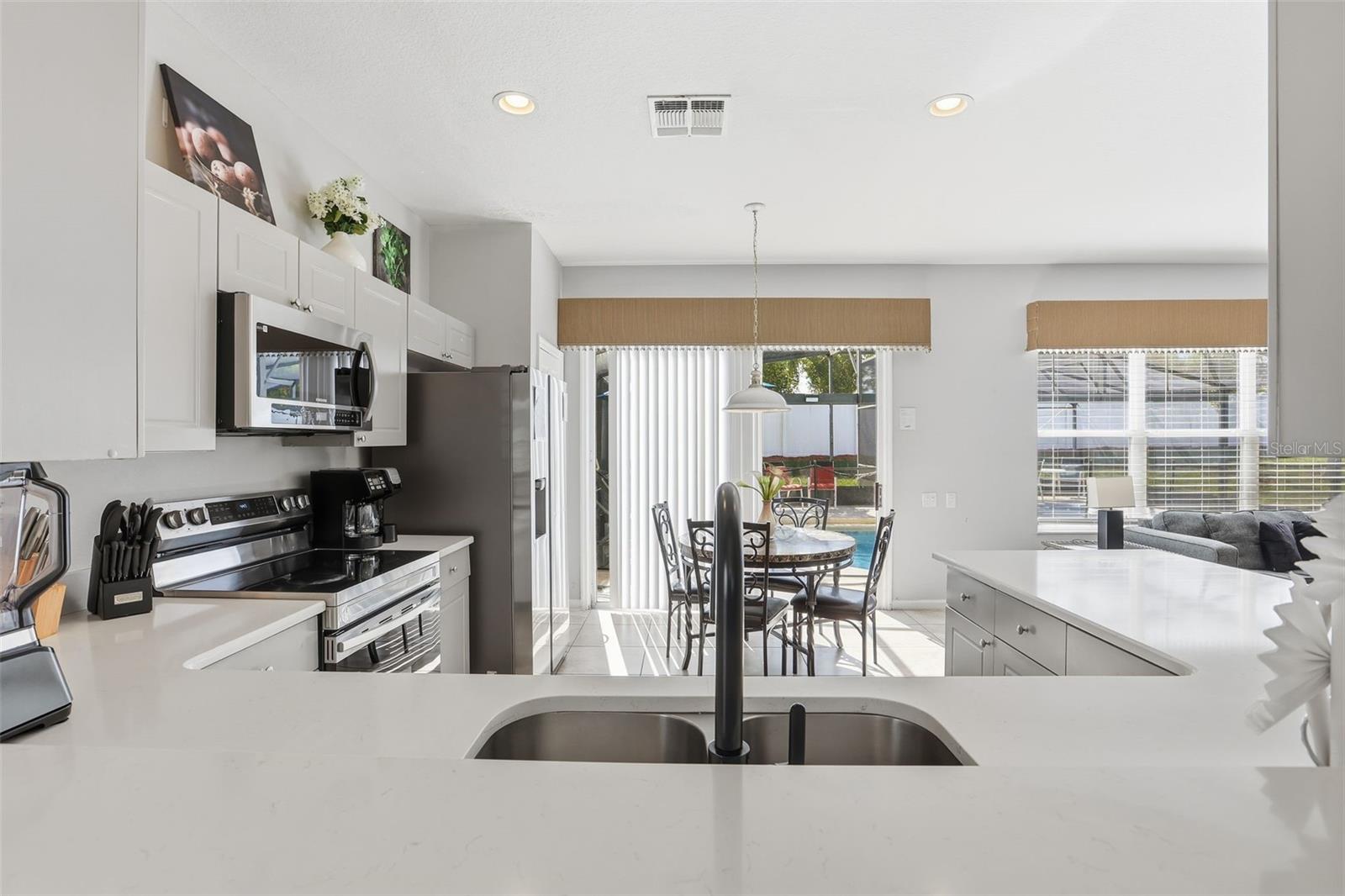 Image 15 of 80 For 8006 King Palm Circle