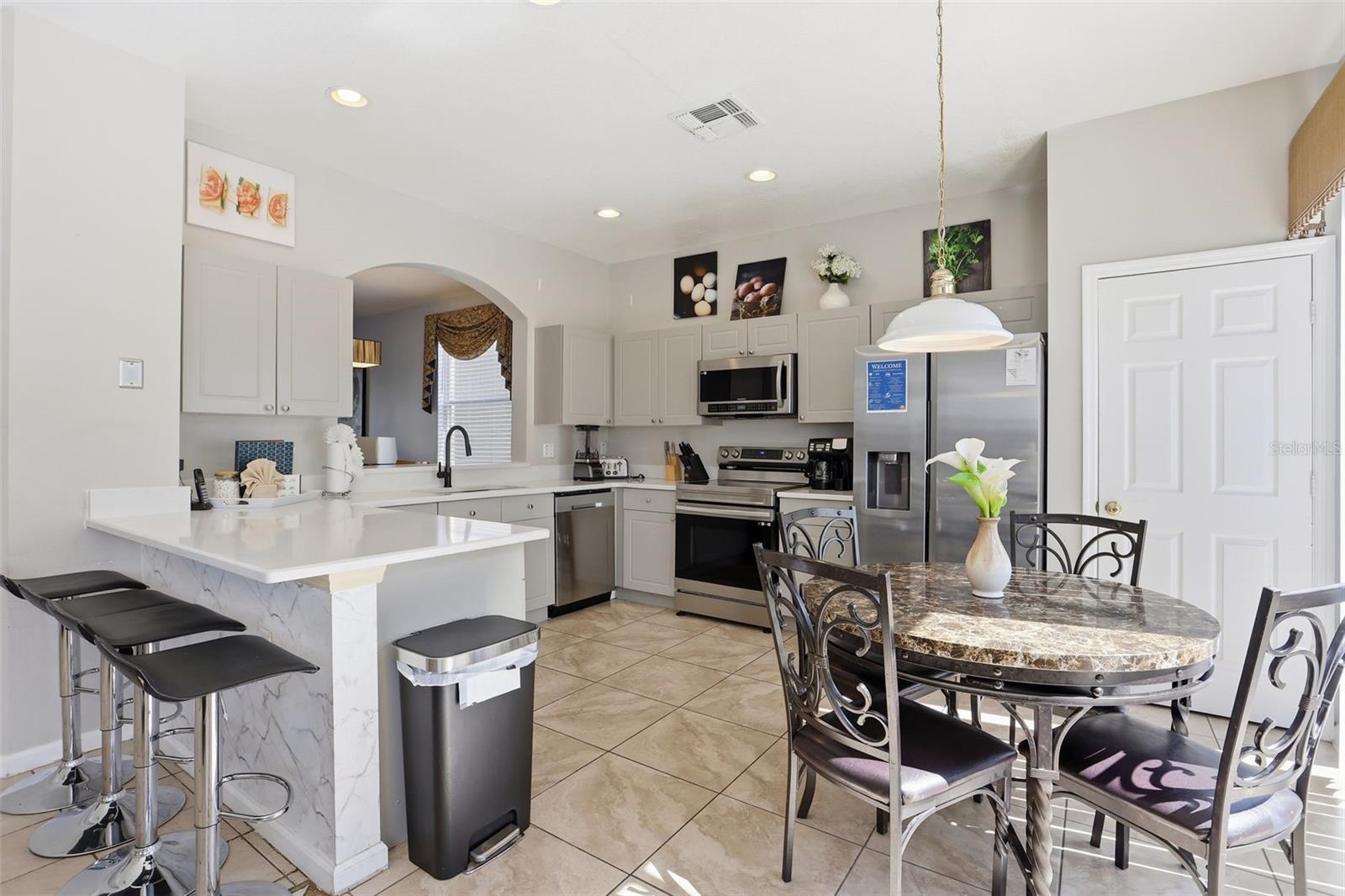 Image 16 of 80 For 8006 King Palm Circle