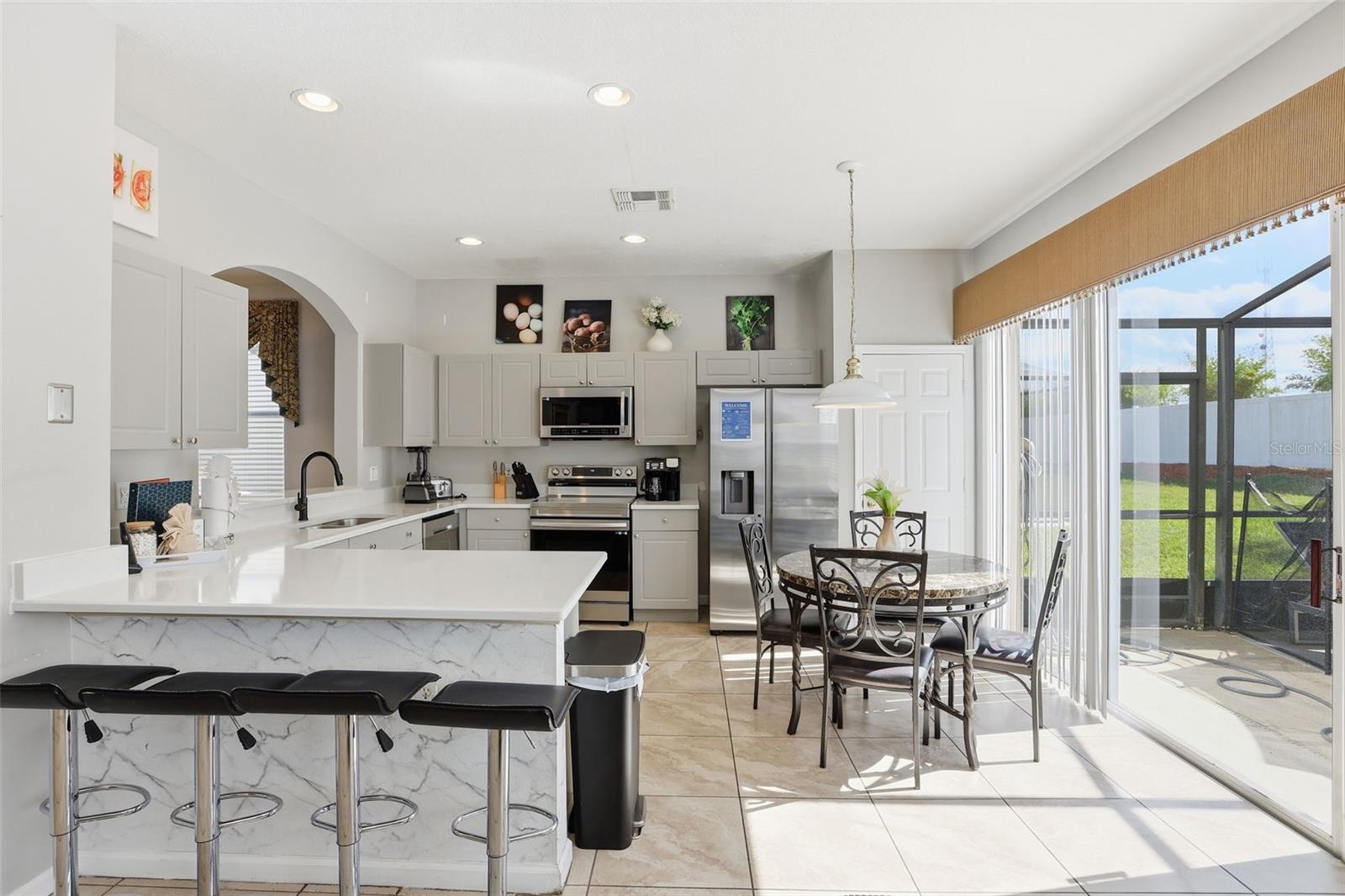 Image 17 of 80 For 8006 King Palm Circle