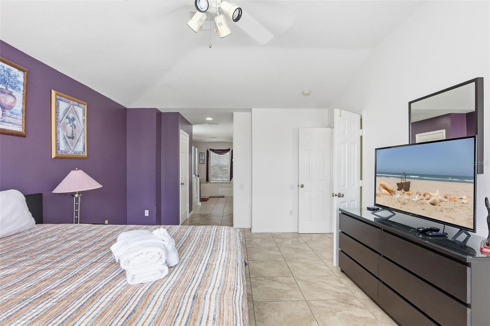 Image 20 of 80 For 8006 King Palm Circle