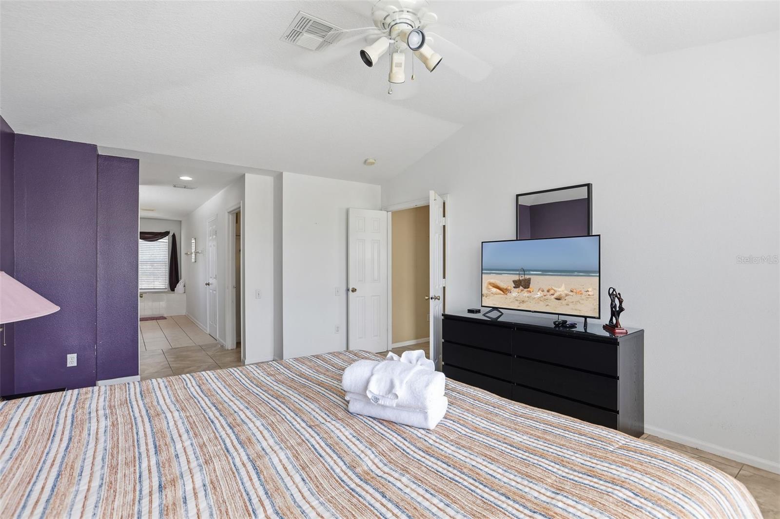 Image 22 of 80 For 8006 King Palm Circle