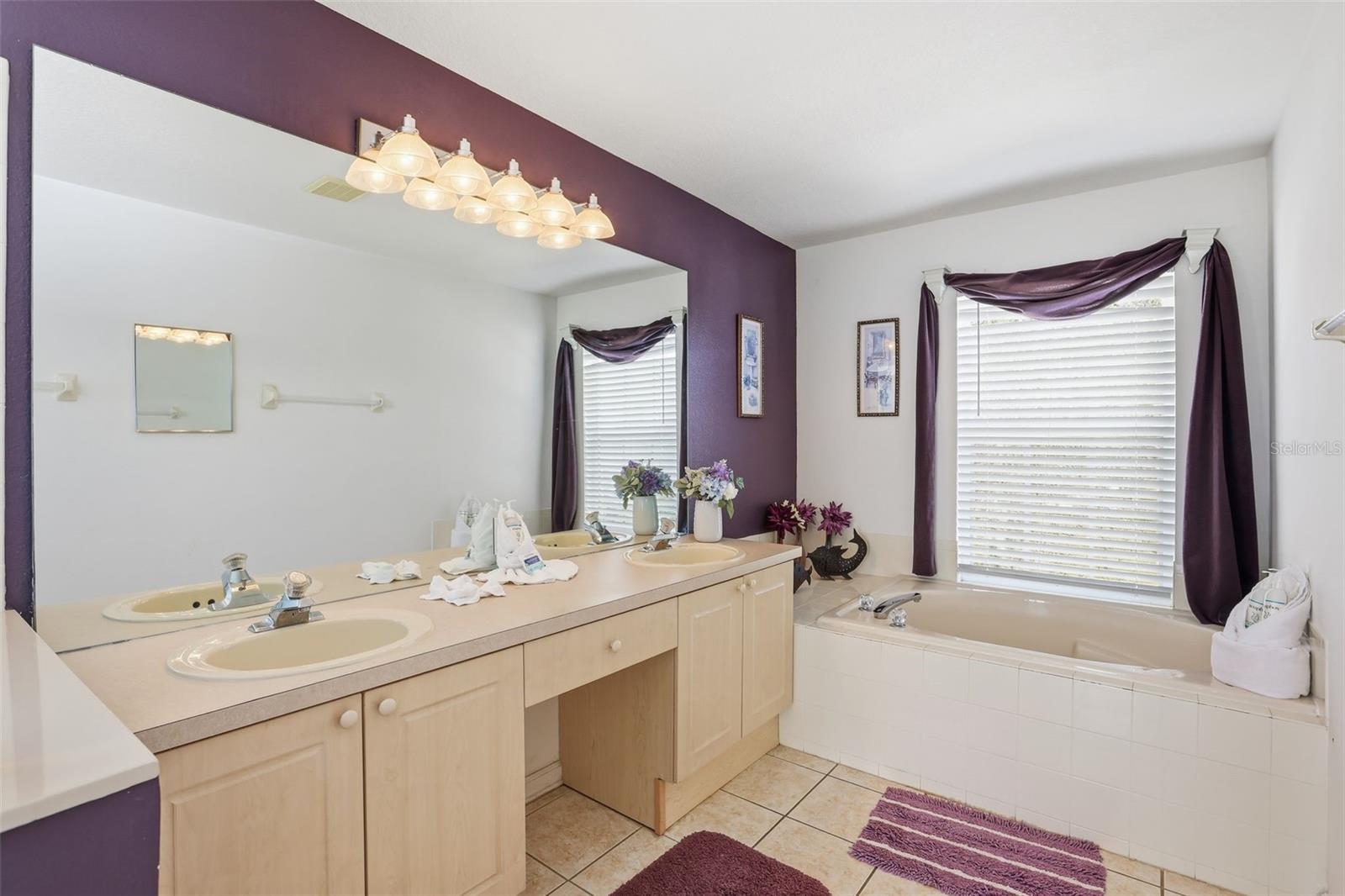 Image 25 of 80 For 8006 King Palm Circle