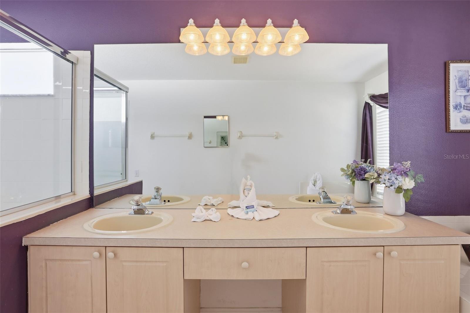 Image 26 of 80 For 8006 King Palm Circle