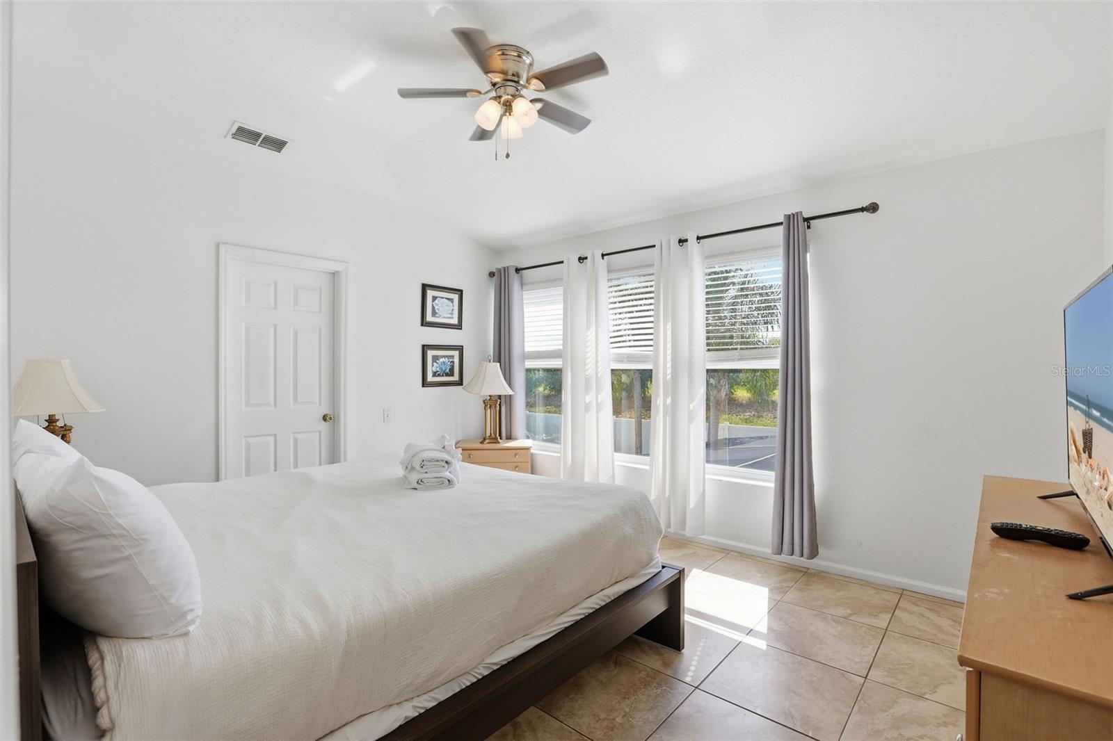 Image 27 of 80 For 8006 King Palm Circle