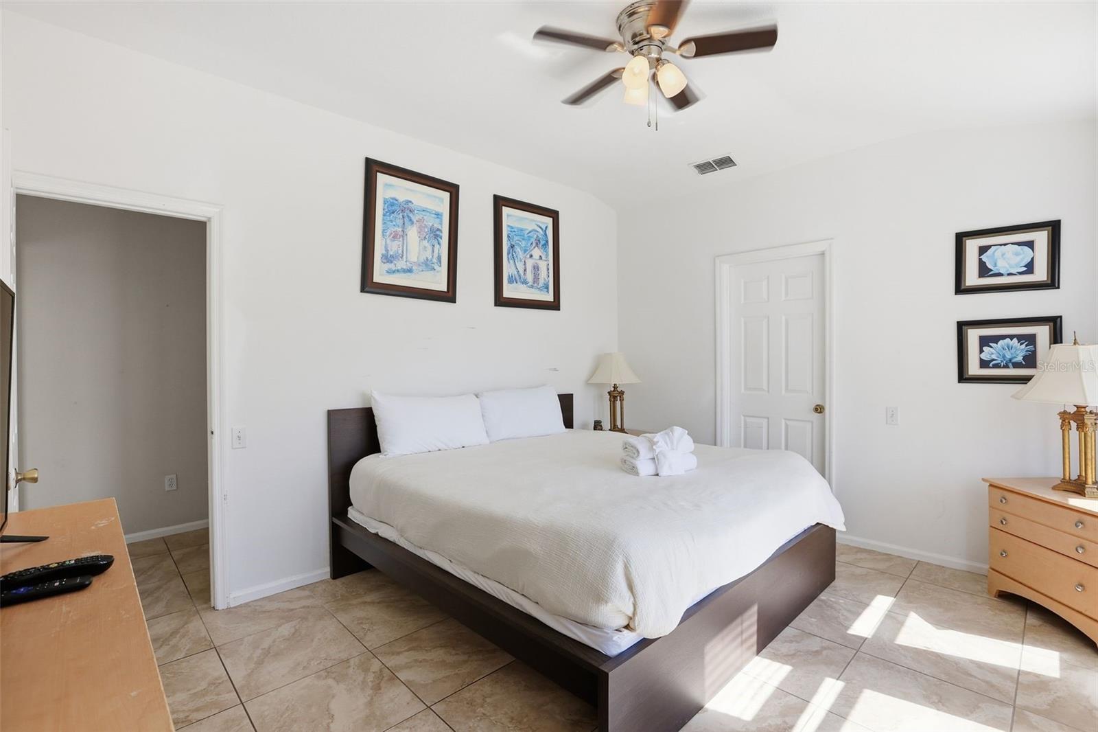 Image 28 of 80 For 8006 King Palm Circle