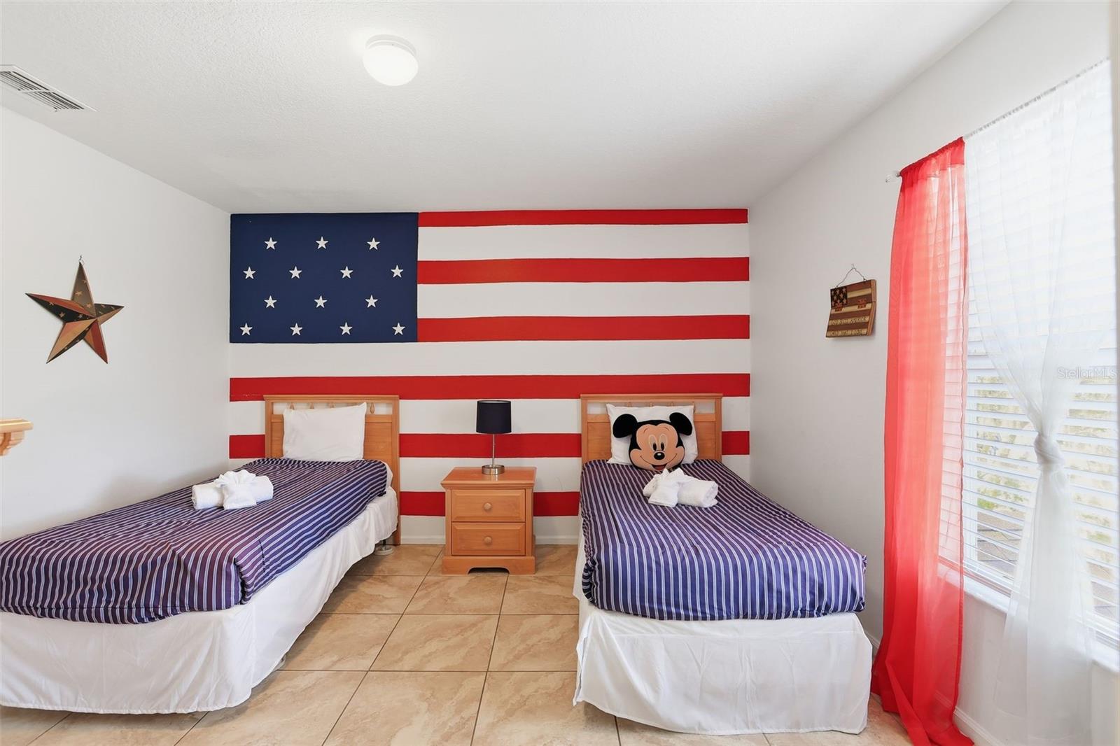 Image 34 of 80 For 8006 King Palm Circle