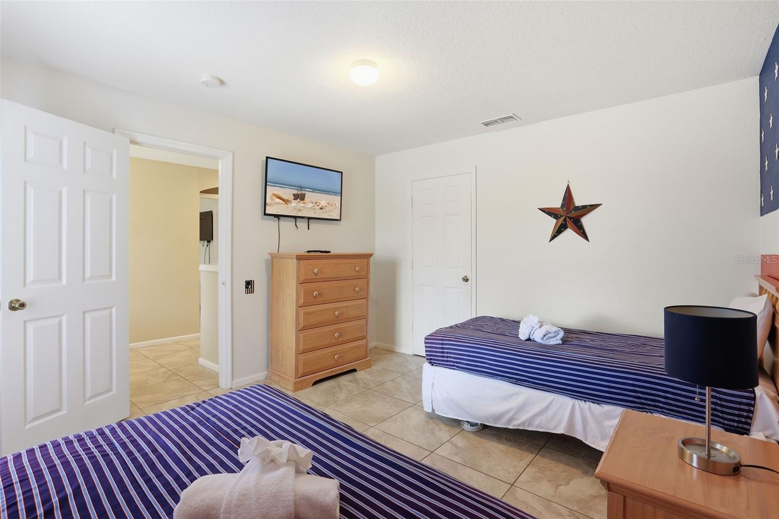 Image 35 of 80 For 8006 King Palm Circle