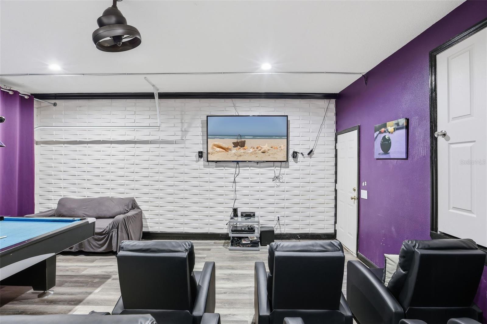 Image 38 of 80 For 8006 King Palm Circle