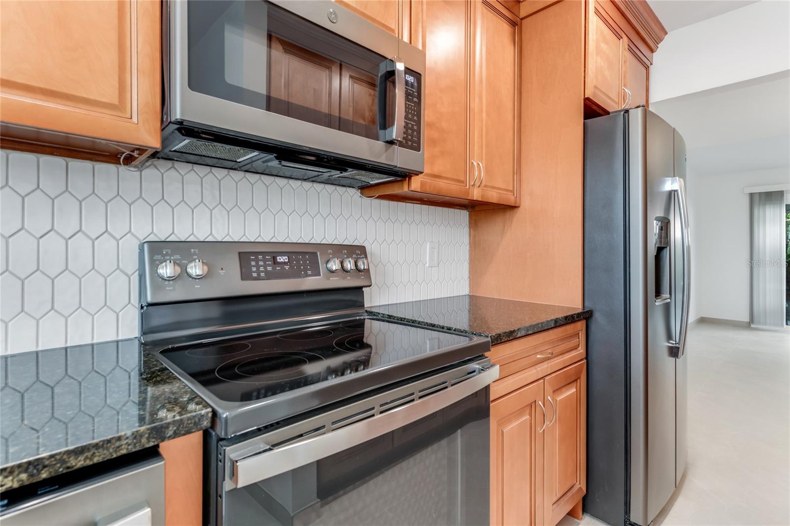 Image 11 of 34 For 2200 Palmetto Avenue A050