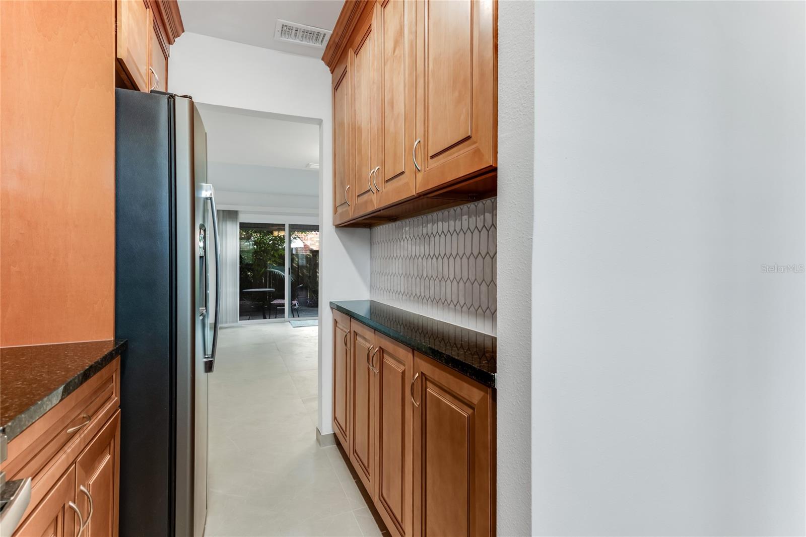 Image 12 of 34 For 2200 Palmetto Avenue A050