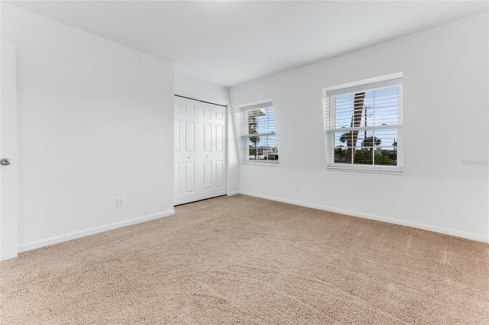 Image 28 of 34 For 2200 Palmetto Avenue A050