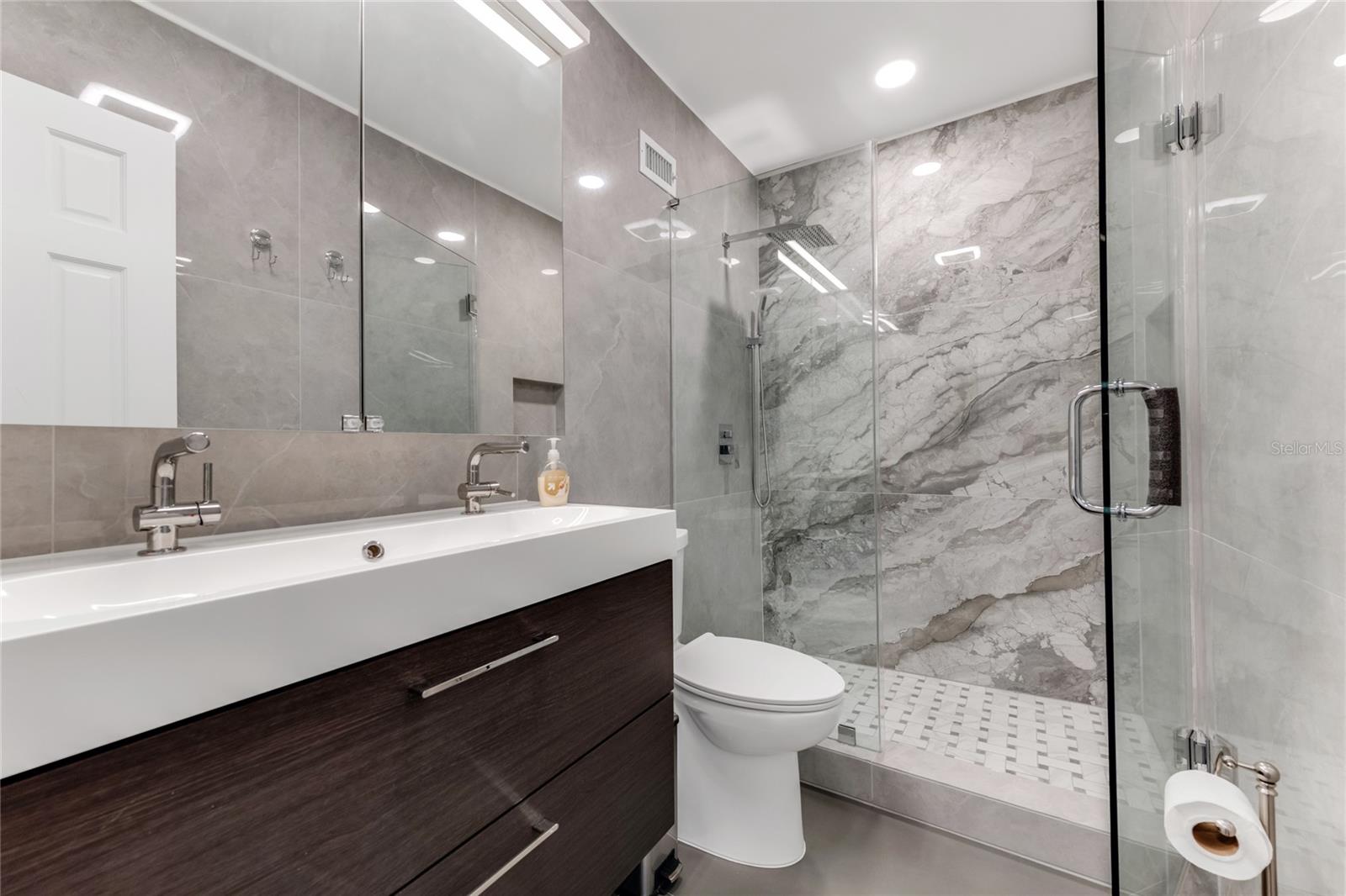 Image 30 of 34 For 2200 Palmetto Avenue A050