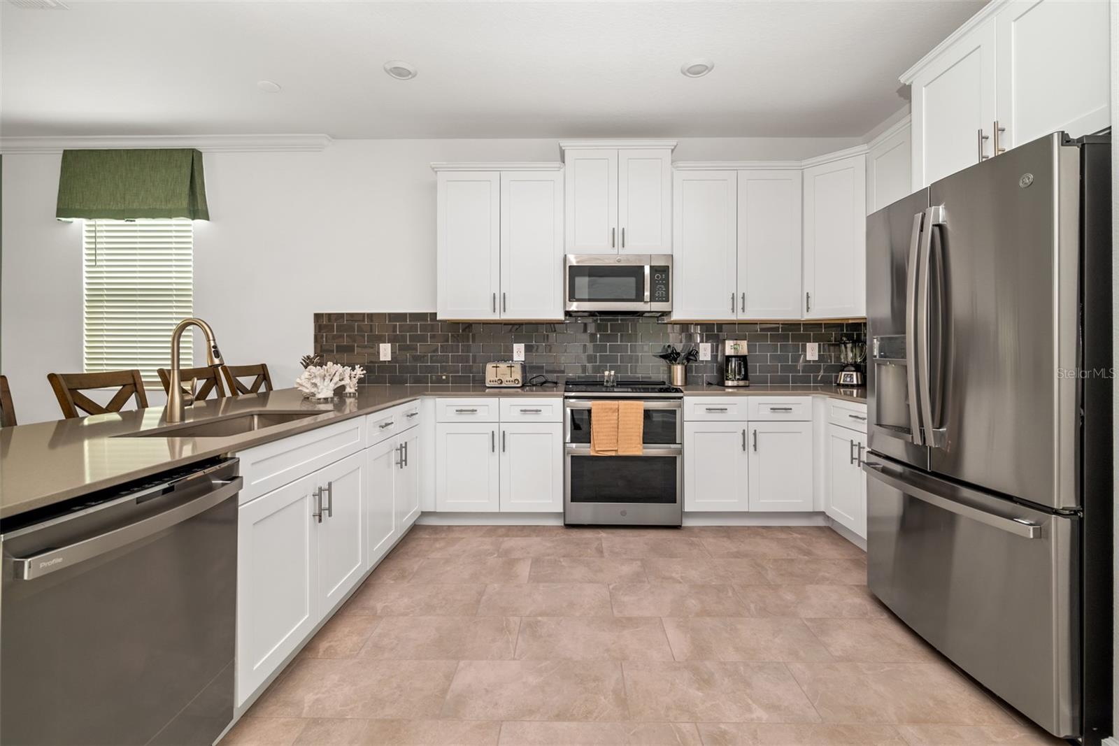 Image 11 of 78 For 2996 Penelope Loop